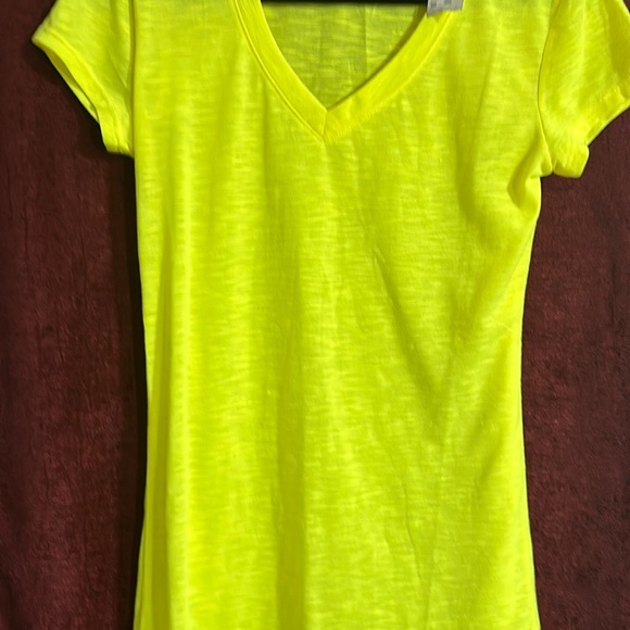 Nice, playful lime green/ neon yellow tee. - Picture 1 of 6